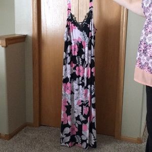 Pink/black/white floral print maxi dress